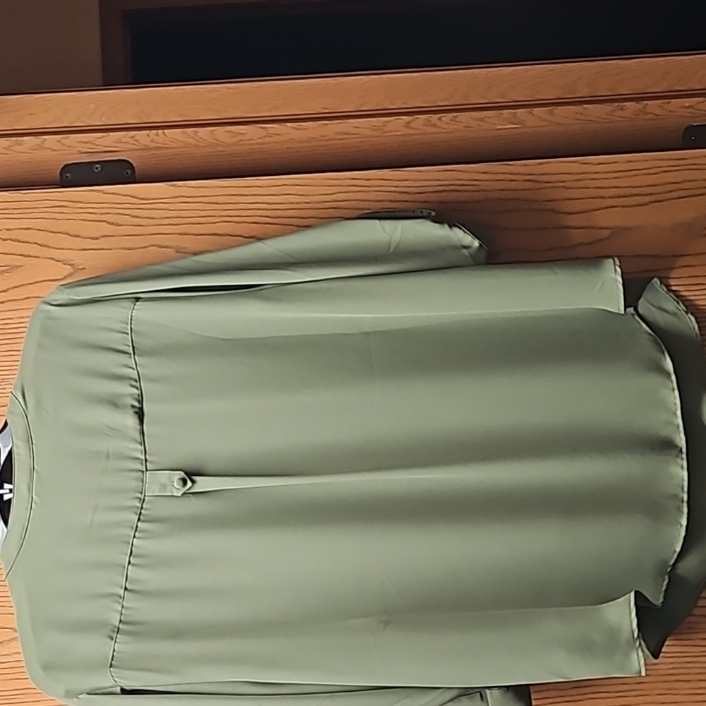 TORRID Olive Green Women's Top - Picture 5 of 5